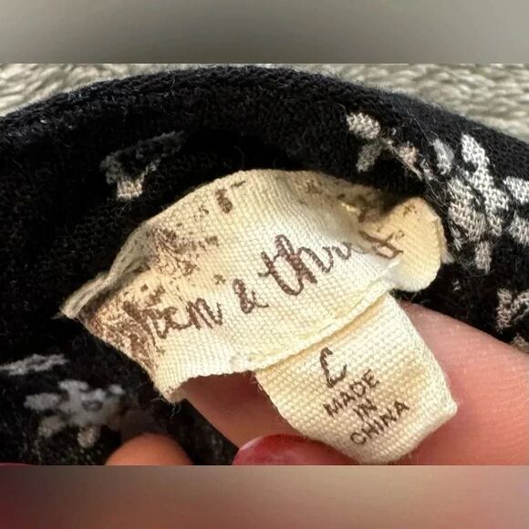 Hem & Thread Black & White Long Sleeve Dress | Size Large | Chic Print - Picture 4 of 9